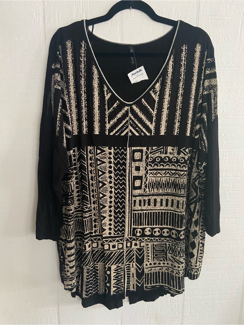 Edista size 3x nwt Madeline Black Top with Metallic Gold Geometric Print